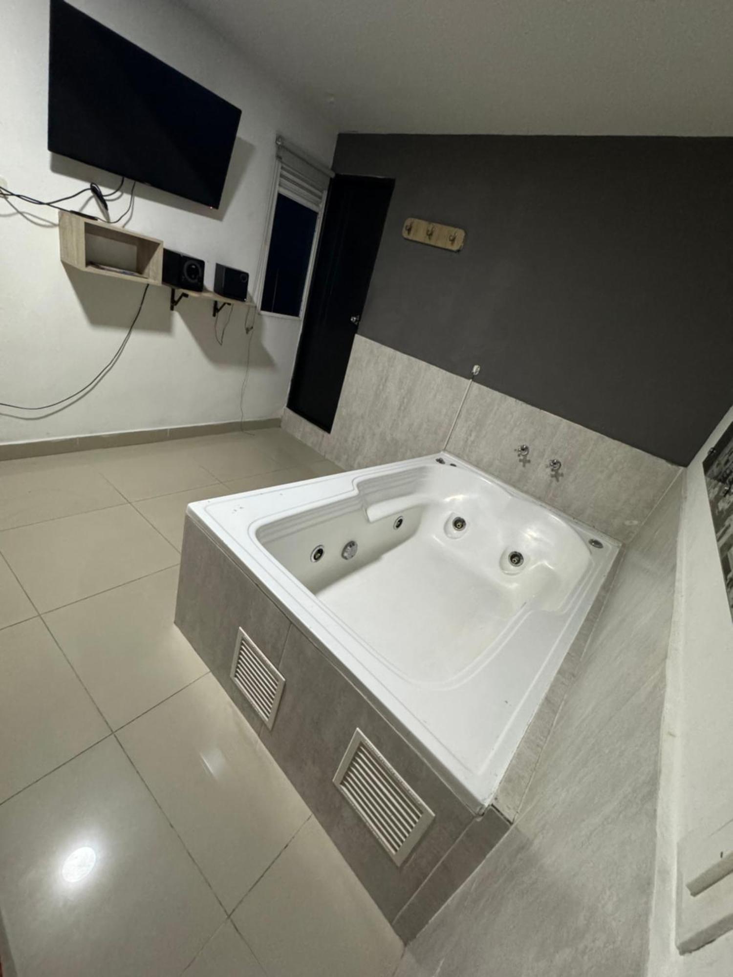 Hotel Select Medellin Luaran gambar