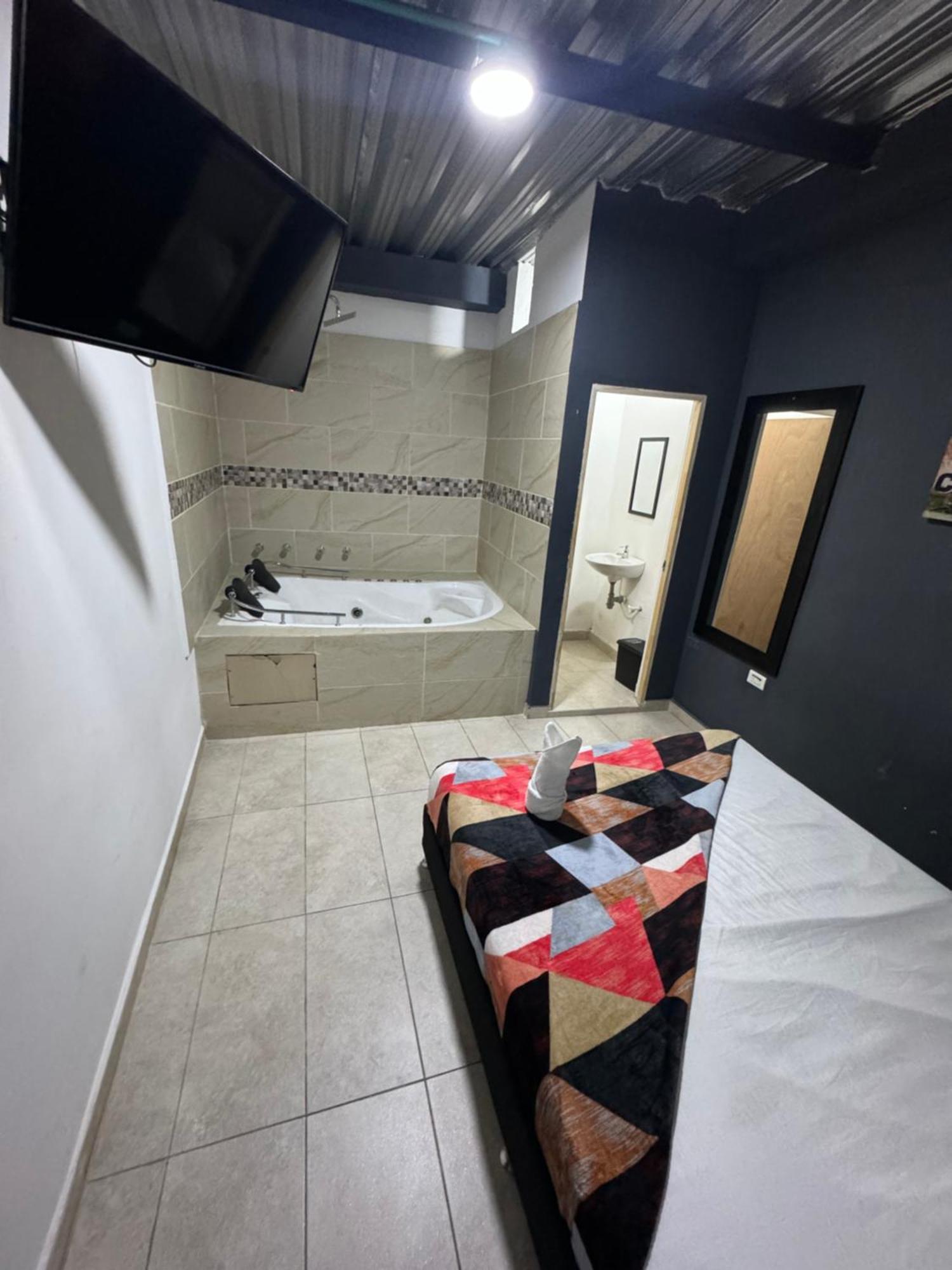 Hotel Select Medellin Luaran gambar